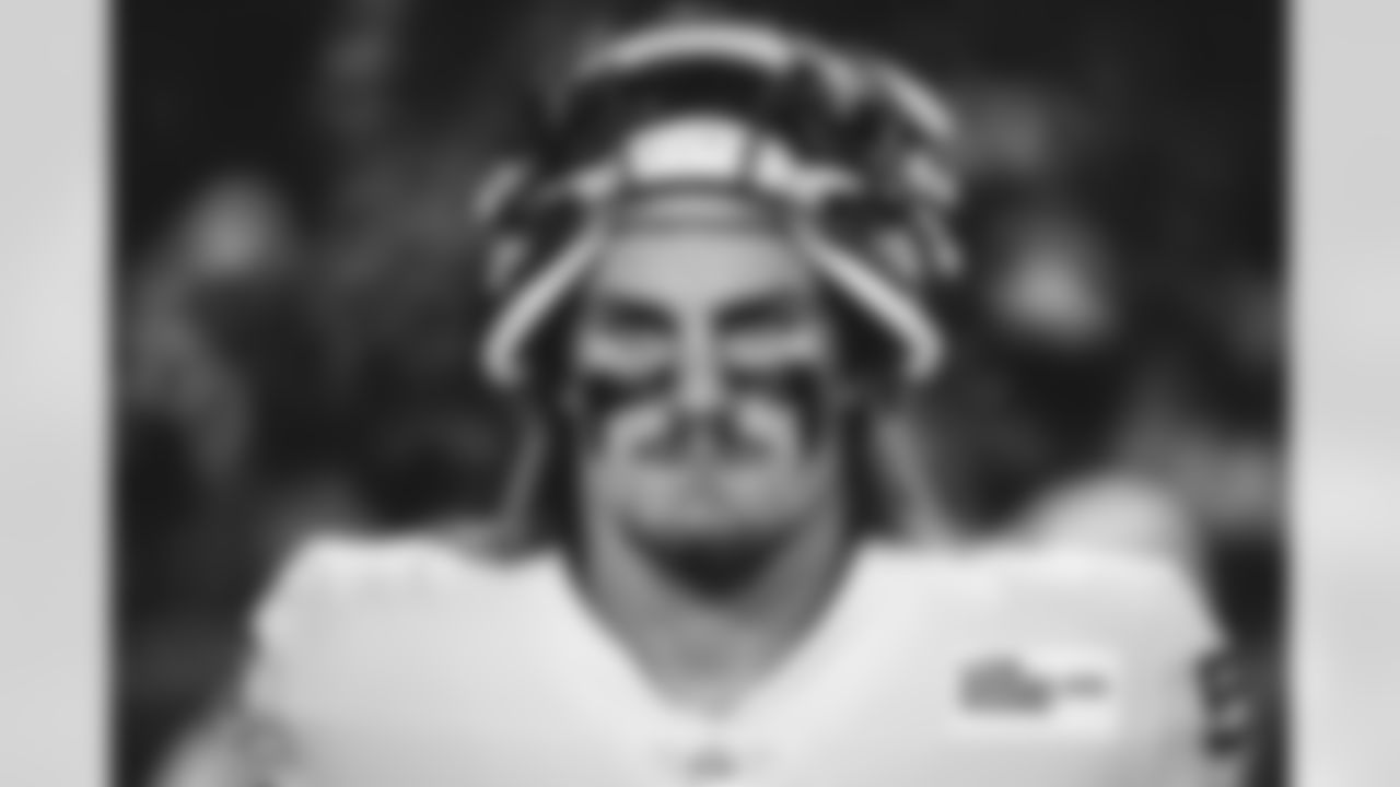 The Los Angeles Rams take on the Arizona Cardinals during Week 14 of the 2021 regular season.