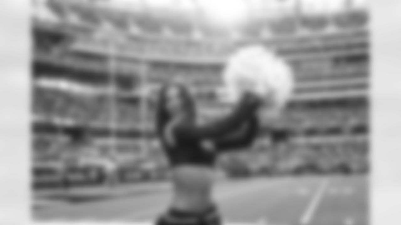The Los Angeles Rams take on the San Francisco 49ers during Week 8 of the 2022 NFL regular season.