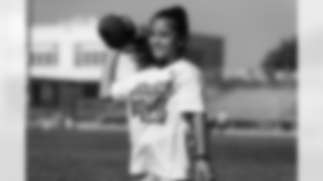 The Los Angeles Rams, in partnership with the NFL, host an NFL PLAY 60 Character Camp at Roosevelt High School in Los Angeles, CA. The Rams will host approximately 300 Hispanic youth, ages 9-13, with little or no football experience for the free camp joined by Rams Cheerleaders and Rampage. Tuesday, September 18, 2018. (Will Navarro/Rams)