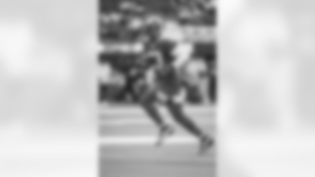 E_06102021_RamsOpenPractice_WN_1405