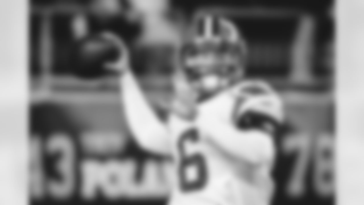 Cleveland Browns quarterback Baker Mayfield (6) warms up before an NFL football game against the Pittsburgh Steelers, Monday, Jan. 3, 2022, in Pittsburgh. (AP Photo/Gene J. Puskar)