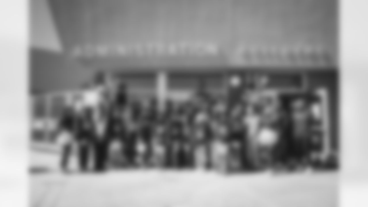 E_030223_RamsReadAcrossAmerica_LaTIjera_HY_0003