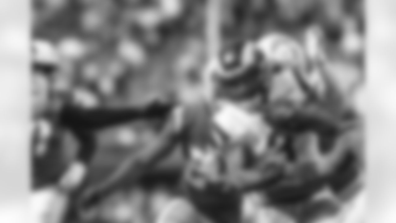 The Los Angeles Rams take on the Los Angeles Chargers during Week 17 of the 2022 NFL regular season