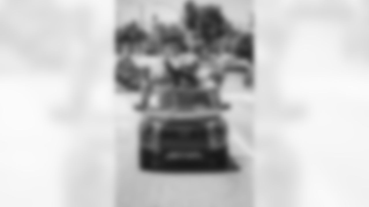 E_TOW24438