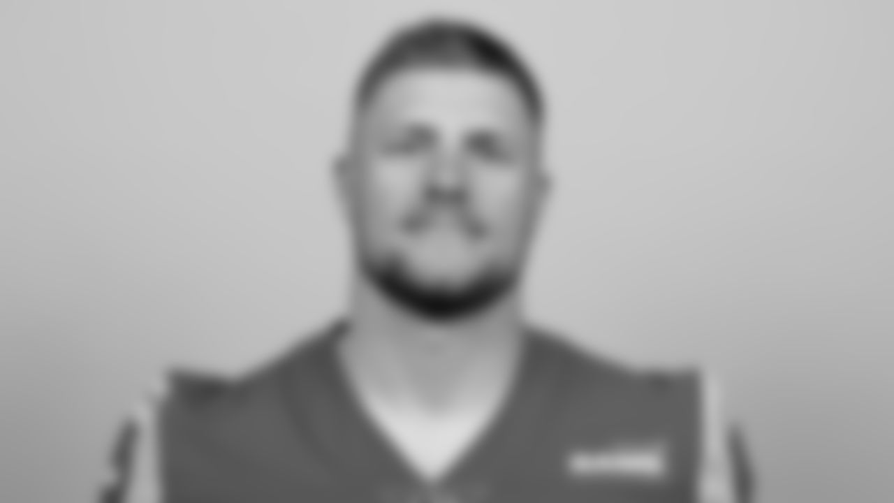 40 - OLB Brayden Thomas