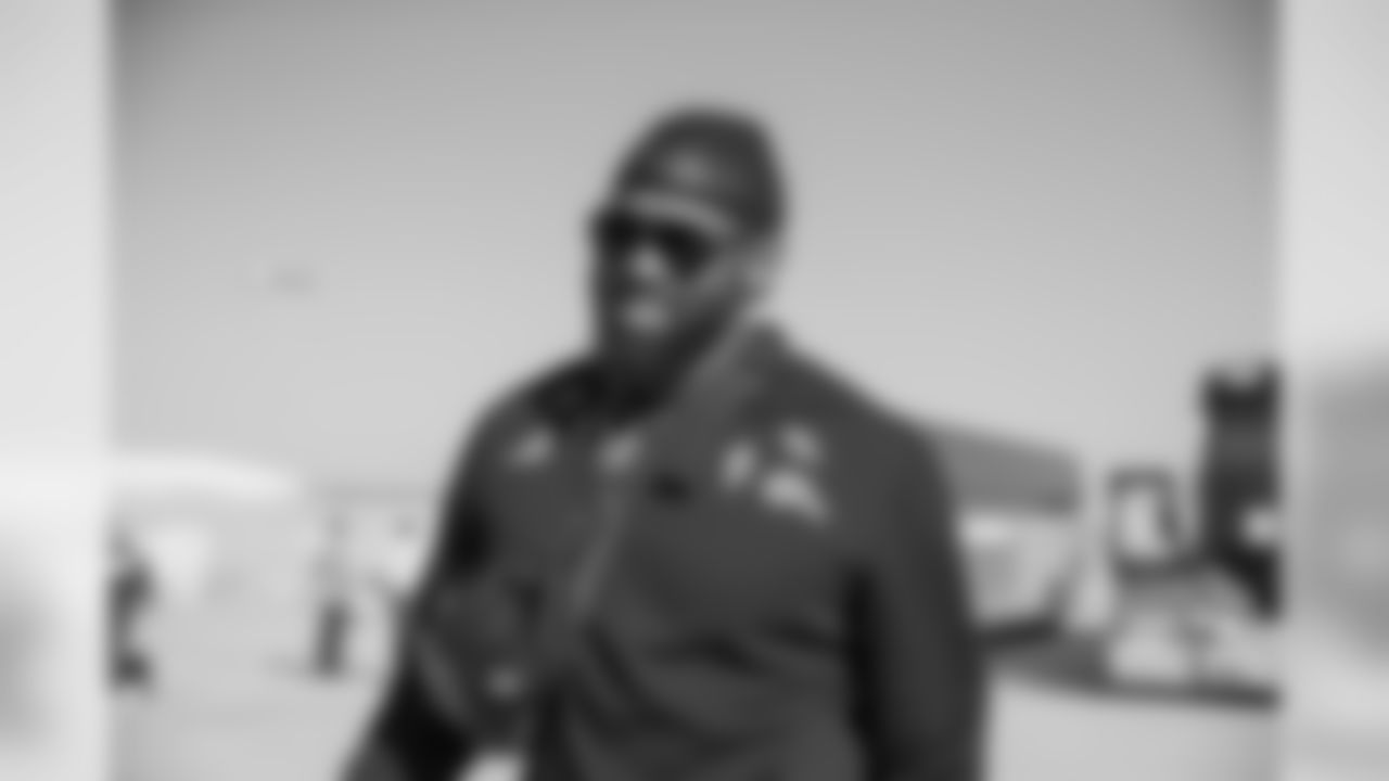 Defensive tackle (90) Michael Brockers of the Los Angeles Rams boards the plane to Cleveland to play the Cleveland Browns, Saturday, September 21, 2019, in Los Angeles, CA. (Jeff Lewis/Rams)