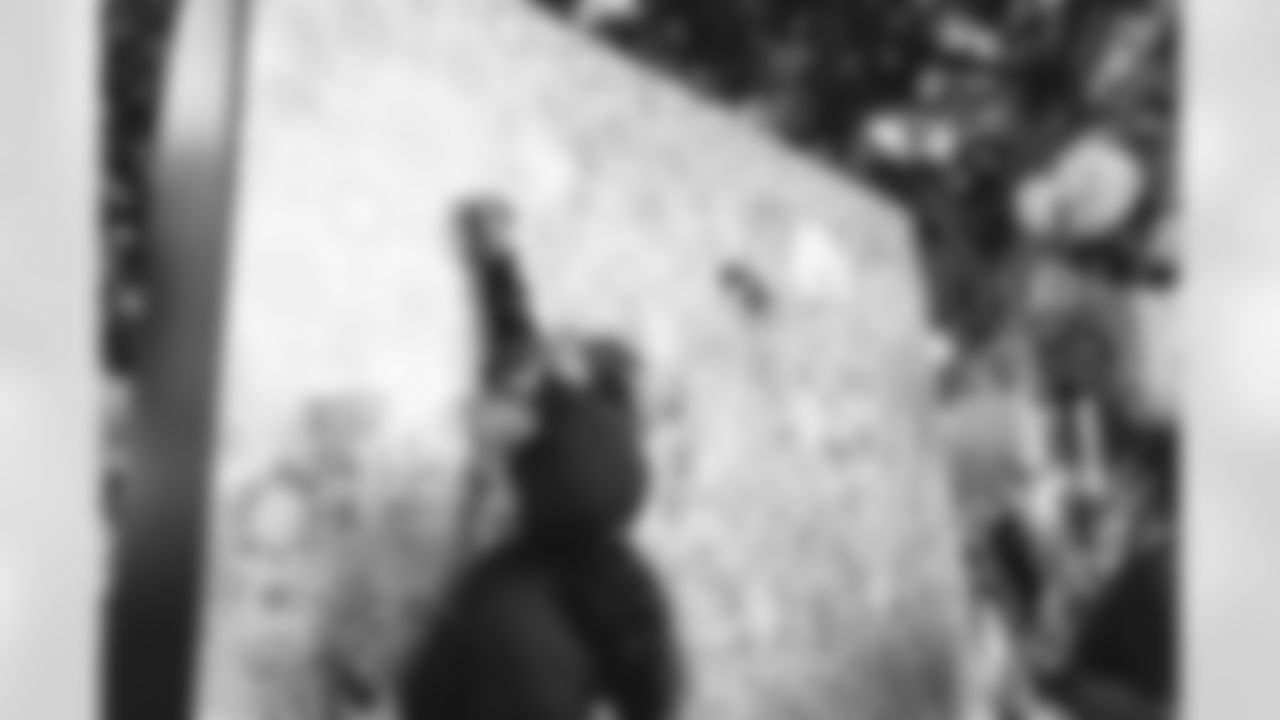 E_HUT34279