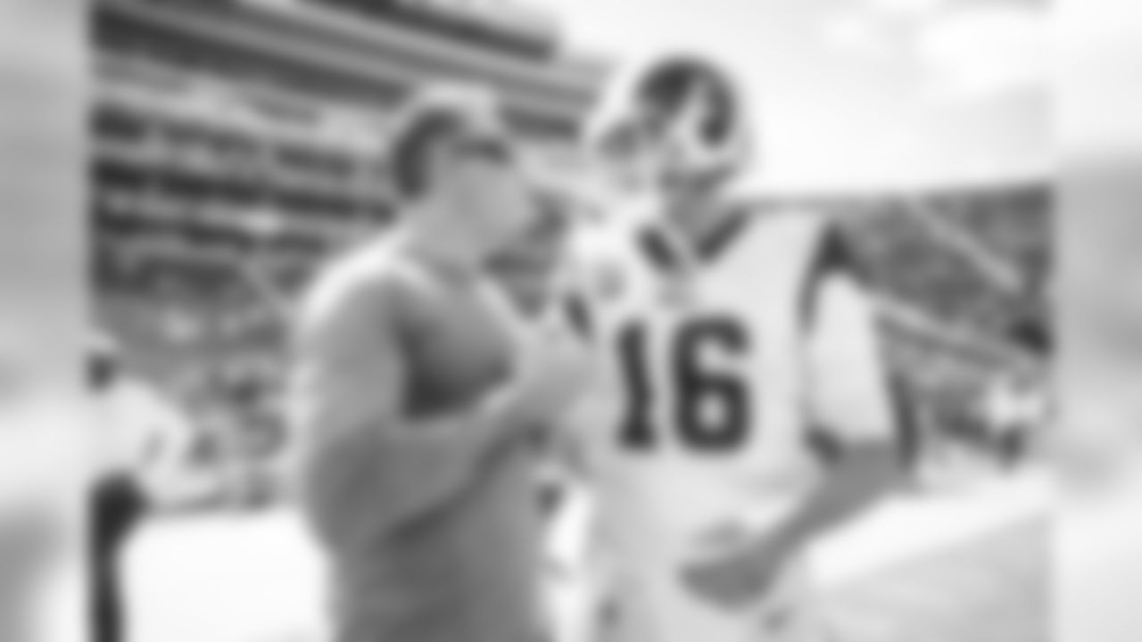 NFL Hall of Fame Quarterback Kurt Warner speaks with Quarterback (16) Jared Goff of the Los Angeles Rams during warm ups before the Rams 40-55 loss to the Tampa Bay Buccaneers in a Week 4 NFL football game, Sunday, September 29, 2019, in Los Angeles, CA. (Will Navarro/Rams)