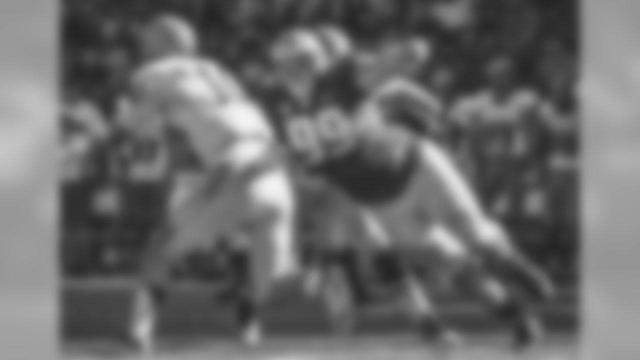 Idaho quarterback Matt Linehan, left, is sacked by Washington defensive lineman Greg Gaines (99) in the first half of an NCAA college football game, Saturday, Sept. 10, 2016, in Seattle. (AP Photo/Ted S. Warren)