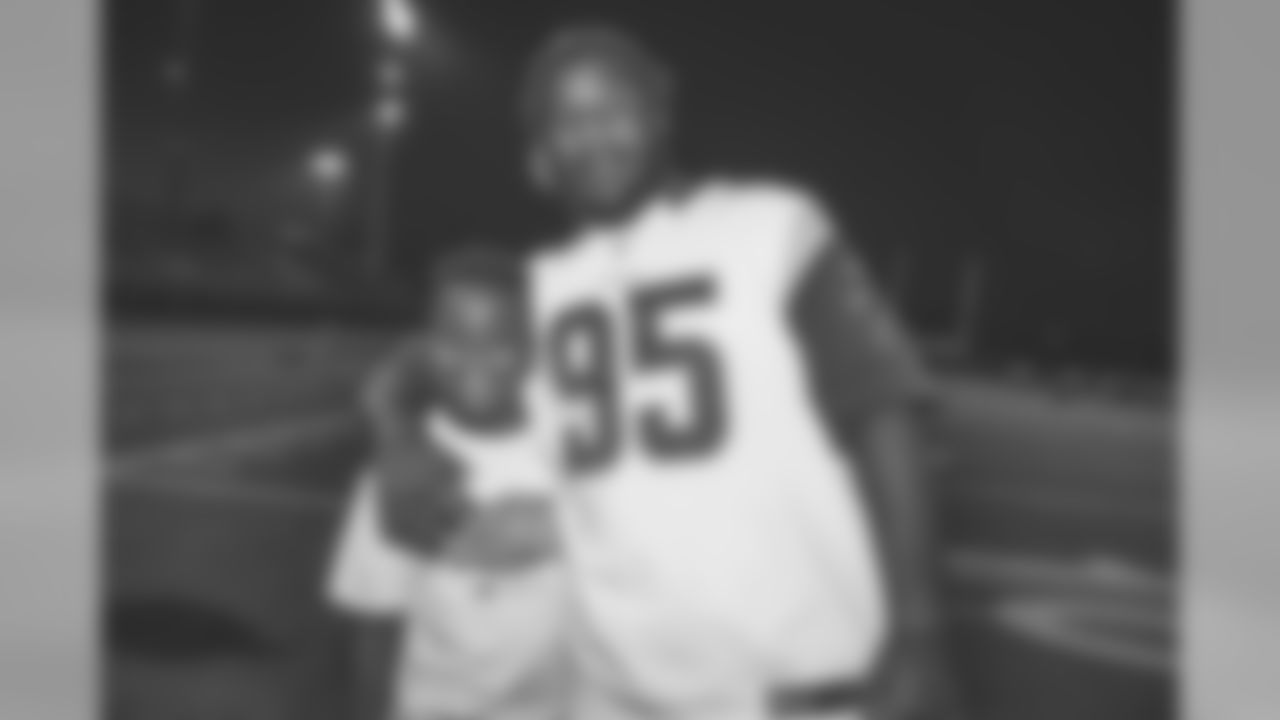 182109_WattsBears_Nike_HavASole_Surprise_DB_Social017