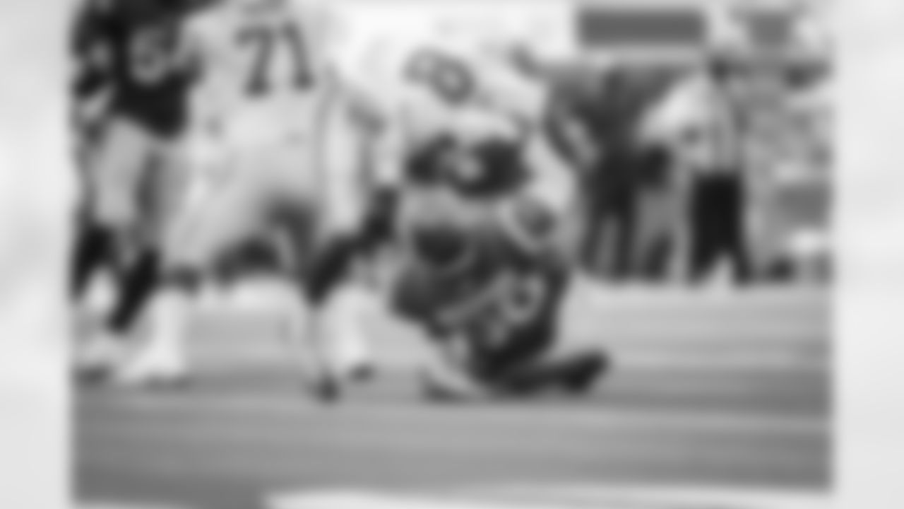 E_SNY_8170