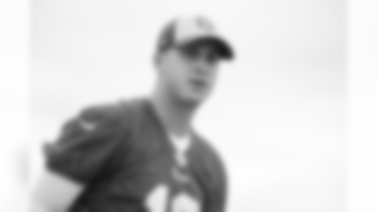 Quarterback (16) Jared Goff of the Los Angeles Rams practices on day 5 of Phase II of the offseason program workouts, Monday, May 6, 2019, in Thousand Oaks, CA. (Jeff Lewis/Rams)