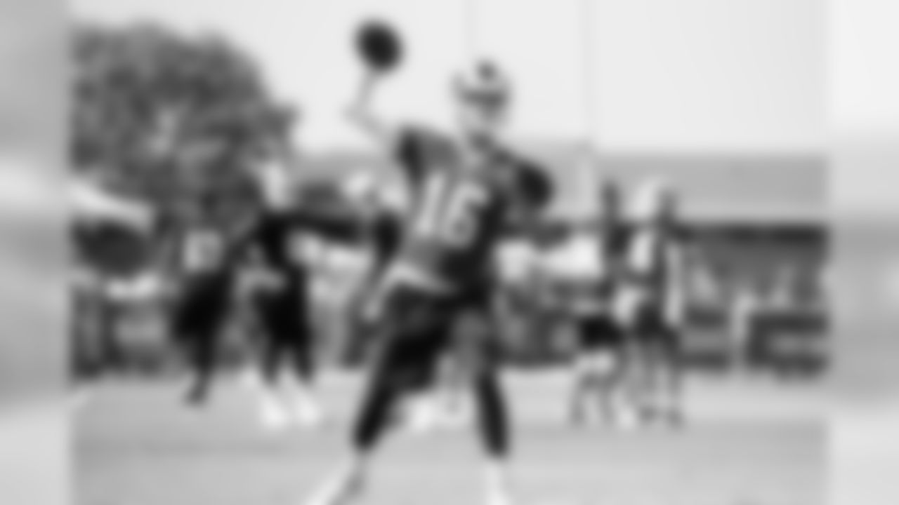 Quarterback (16) Jared Goff of The Los Angeles Rams during practice at The University of California Irvine in Irvine, CA on 7/28/18. (Rams/Hiro Ueno)