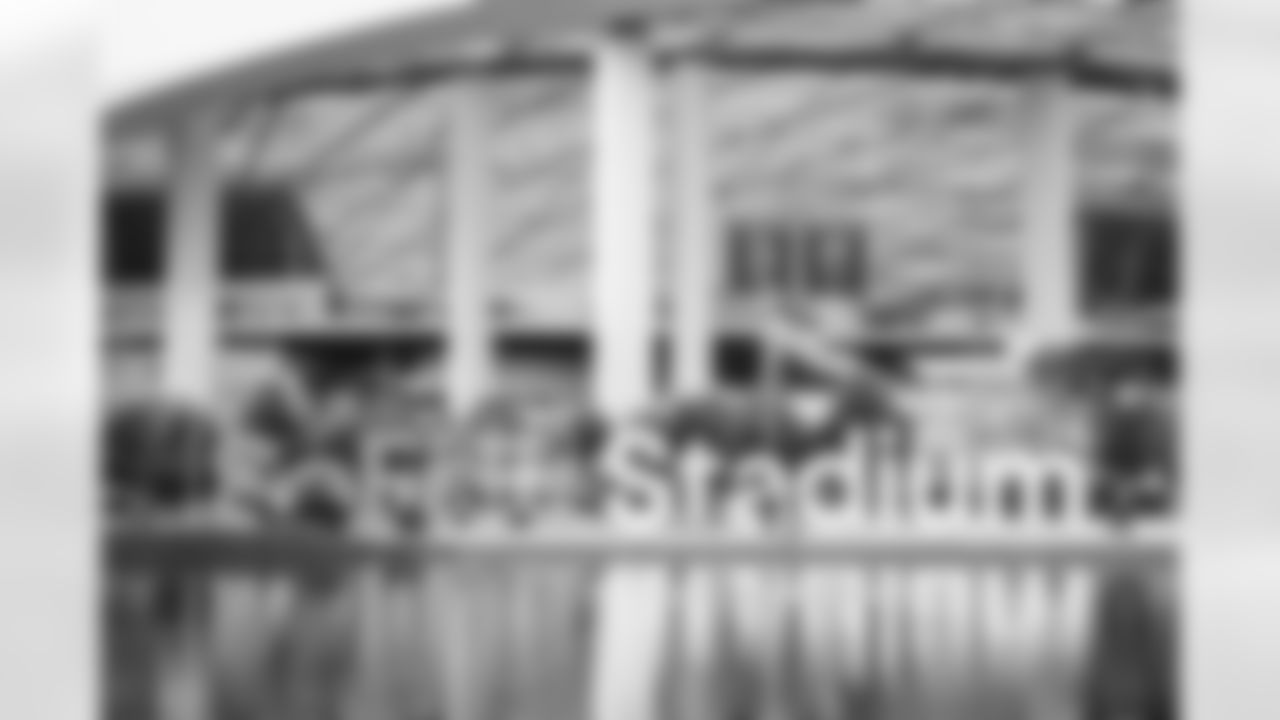 The Los Angeles Rams take on the Seattle Seahawks during Week 13 of the 2022 NFL regular season