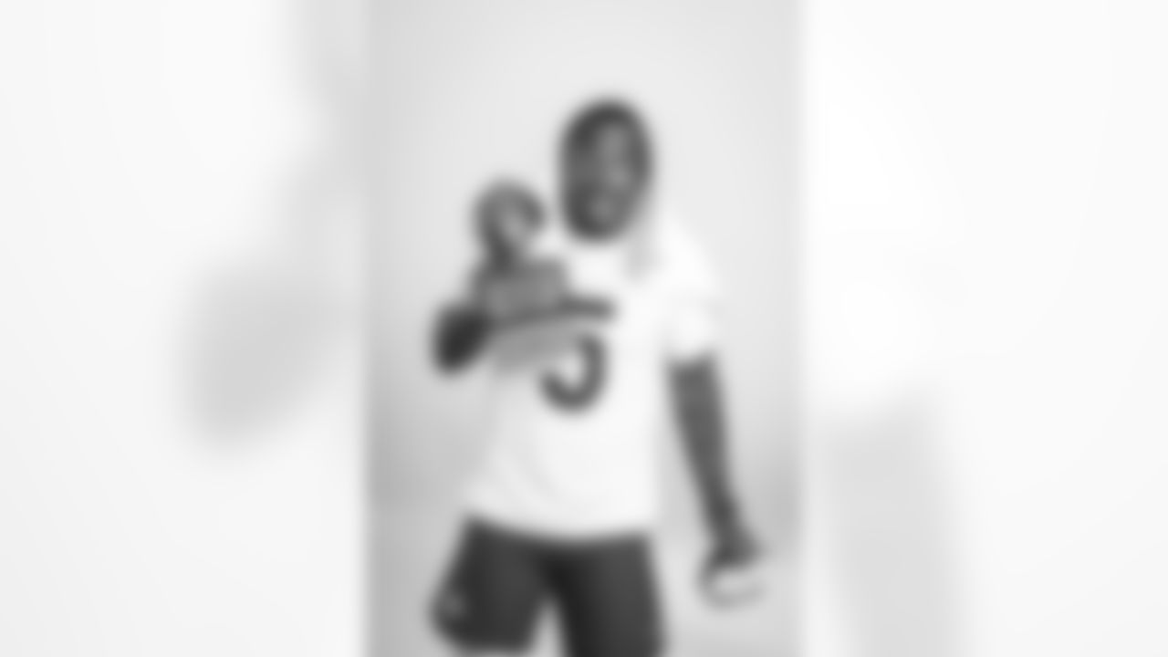E_TOW18029