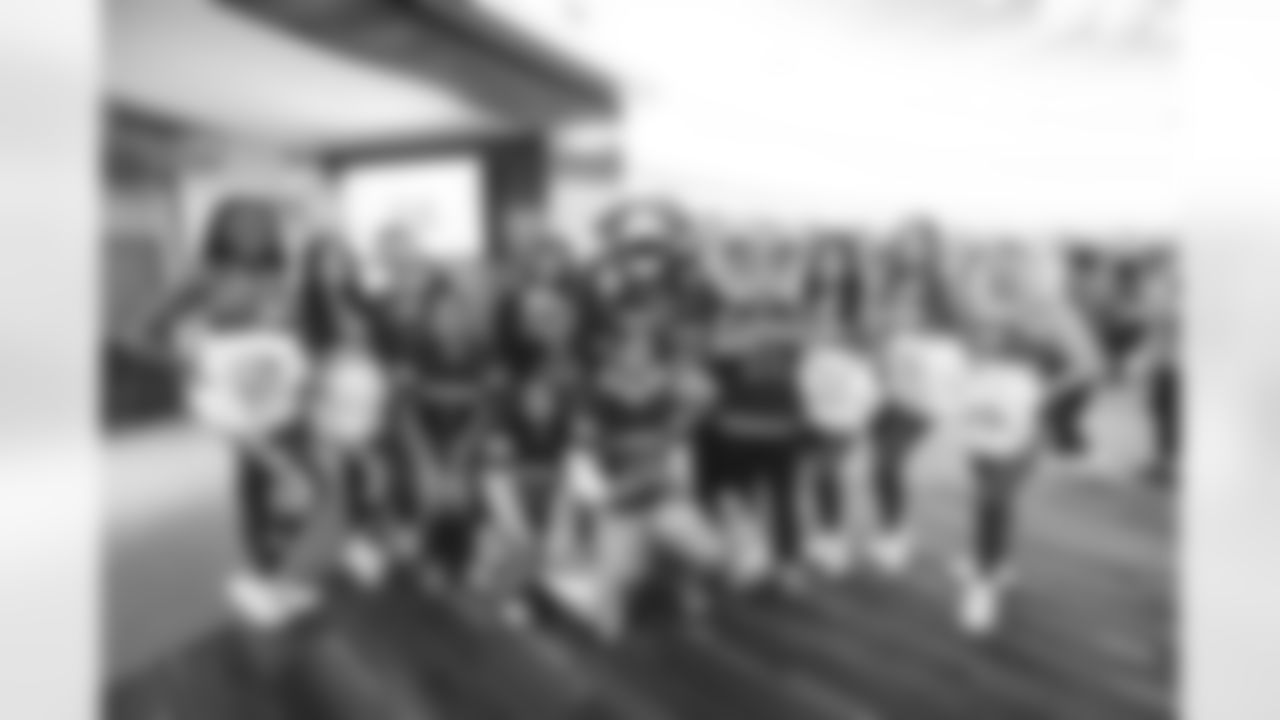 E_HUT37284