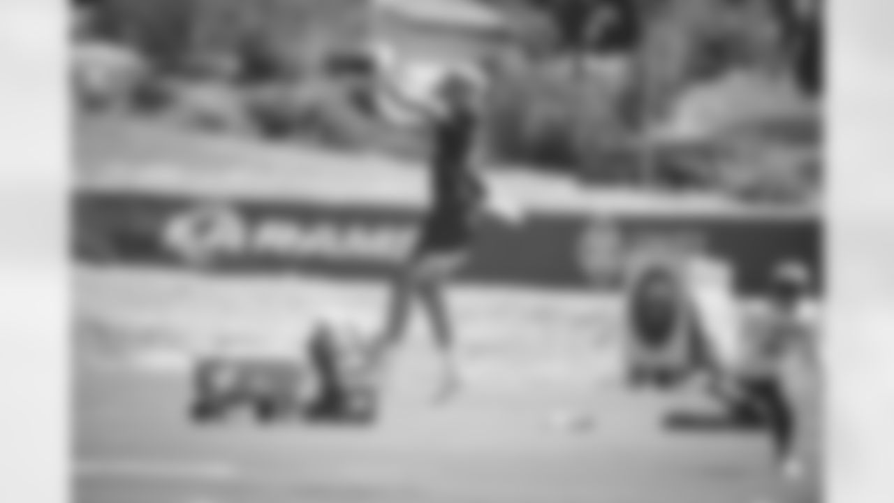 E__JMP0090
