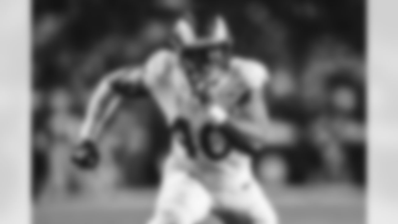 The Los Angeles Rams take on the Arizona Cardinals during Week 14 of the 2021 regular season.