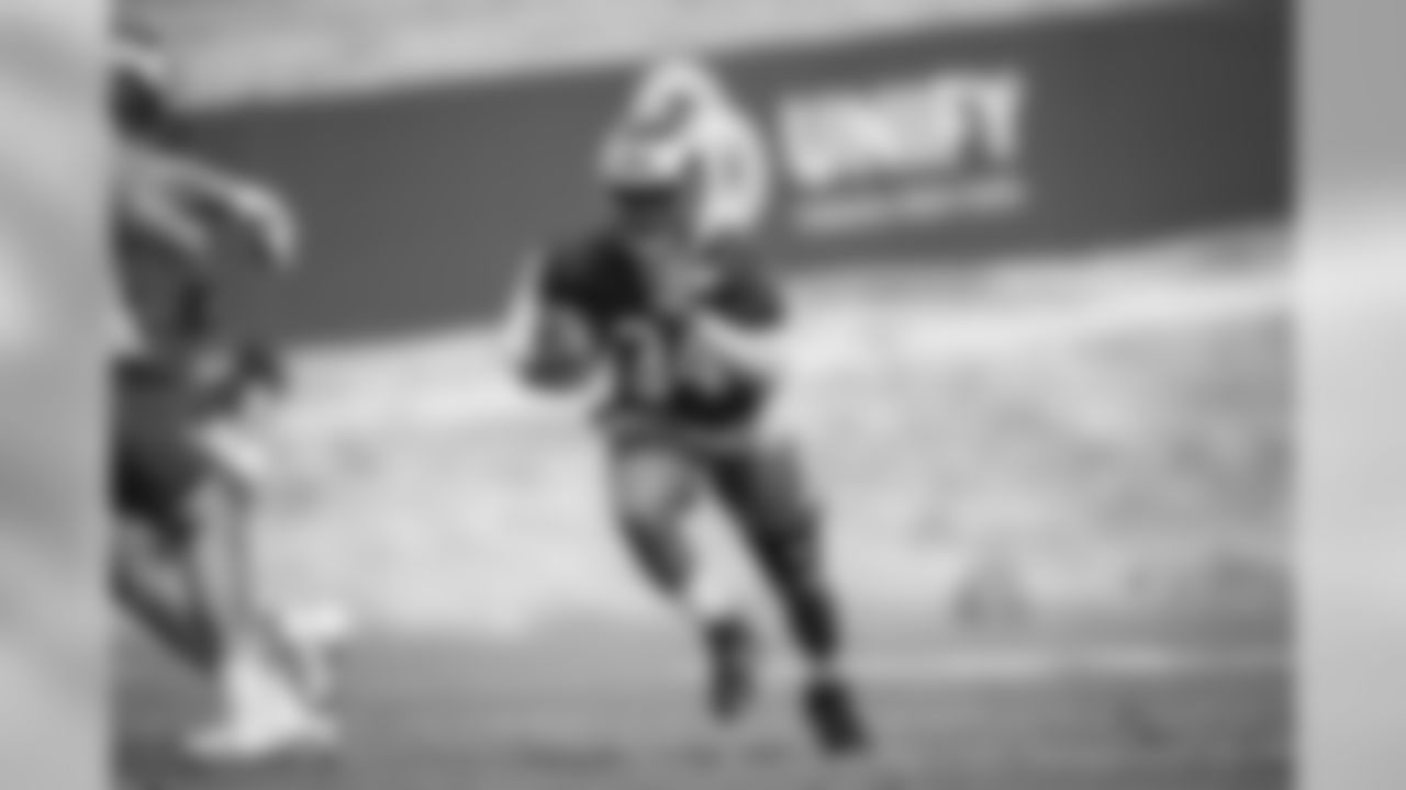 E_SNY_9139