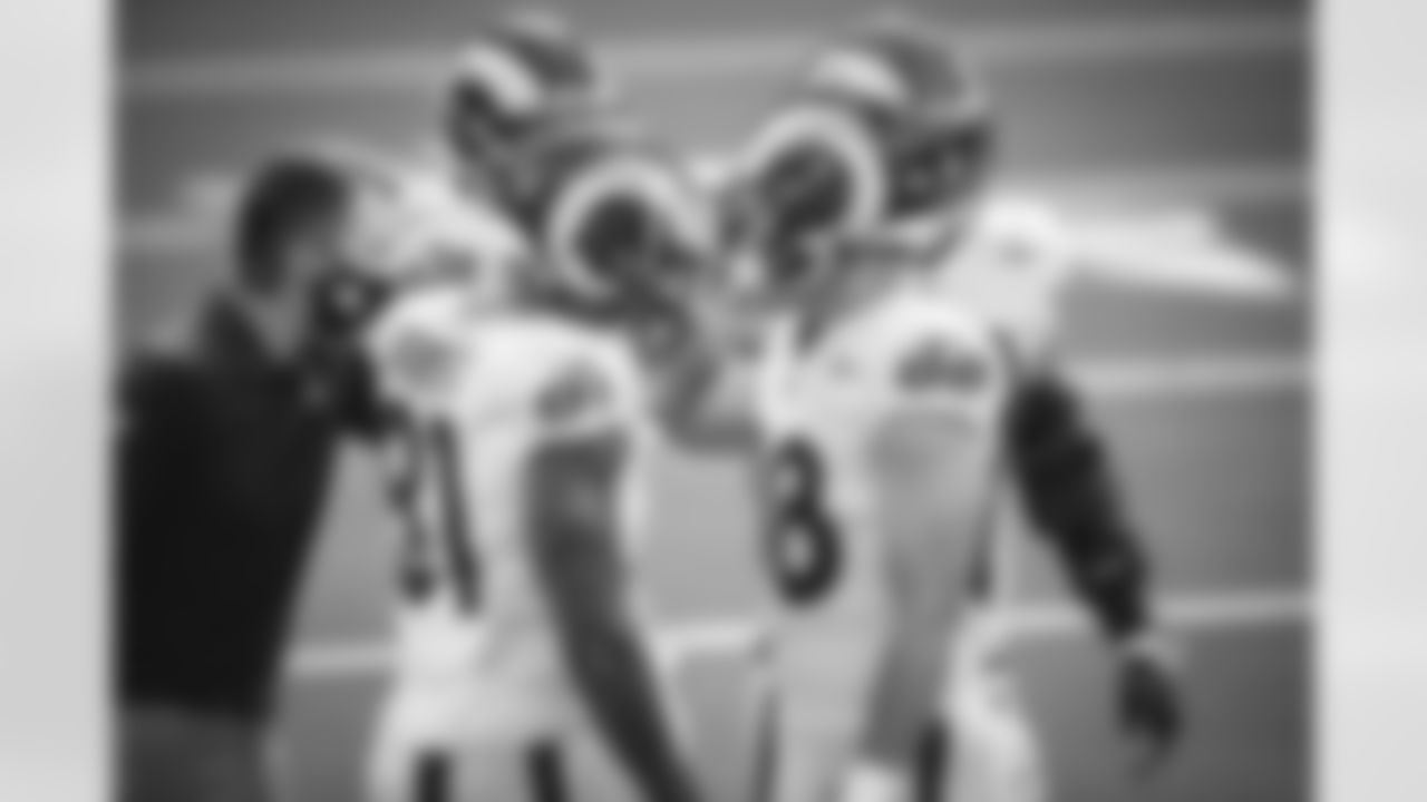 Gerald Everett and Brycen Hopkins of the Los Angeles Rams warms up before playing against the New York Jets pregame before the Rams 20-23 loss to the Jets during a Week 15 regular season game, Sunday, December 20, 2020, in Inglewood, Calif. (Jeff Lewis/LA Rams)