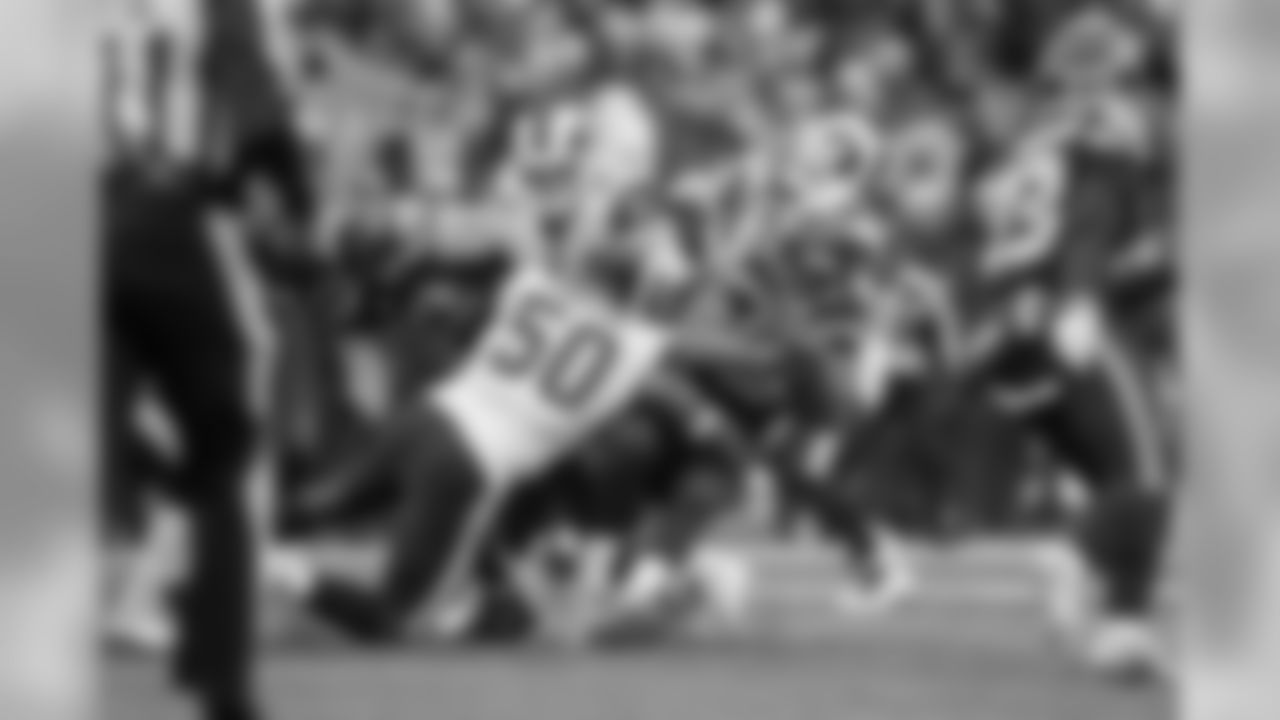 Linebacker (50) Samson Ebukam of the Los Angeles Rams against the Seattle Seahawks during the Rams 42-7 victory over the Seahawks in an NFL Week 15 football game, Sunday, December 17, 2017 in Seattle, WA. (Jeff Lewis/Rams)