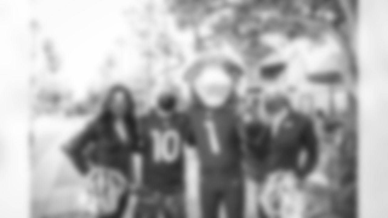 E_220121_PlayoffNewsStandPopUp_8691