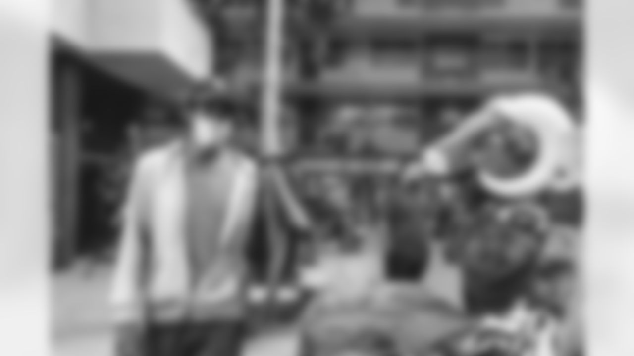 E_211105_RocketMortgageSaluteToService_6764