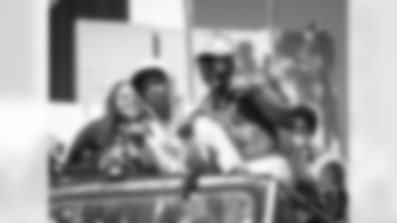 E_210216_Parade_140