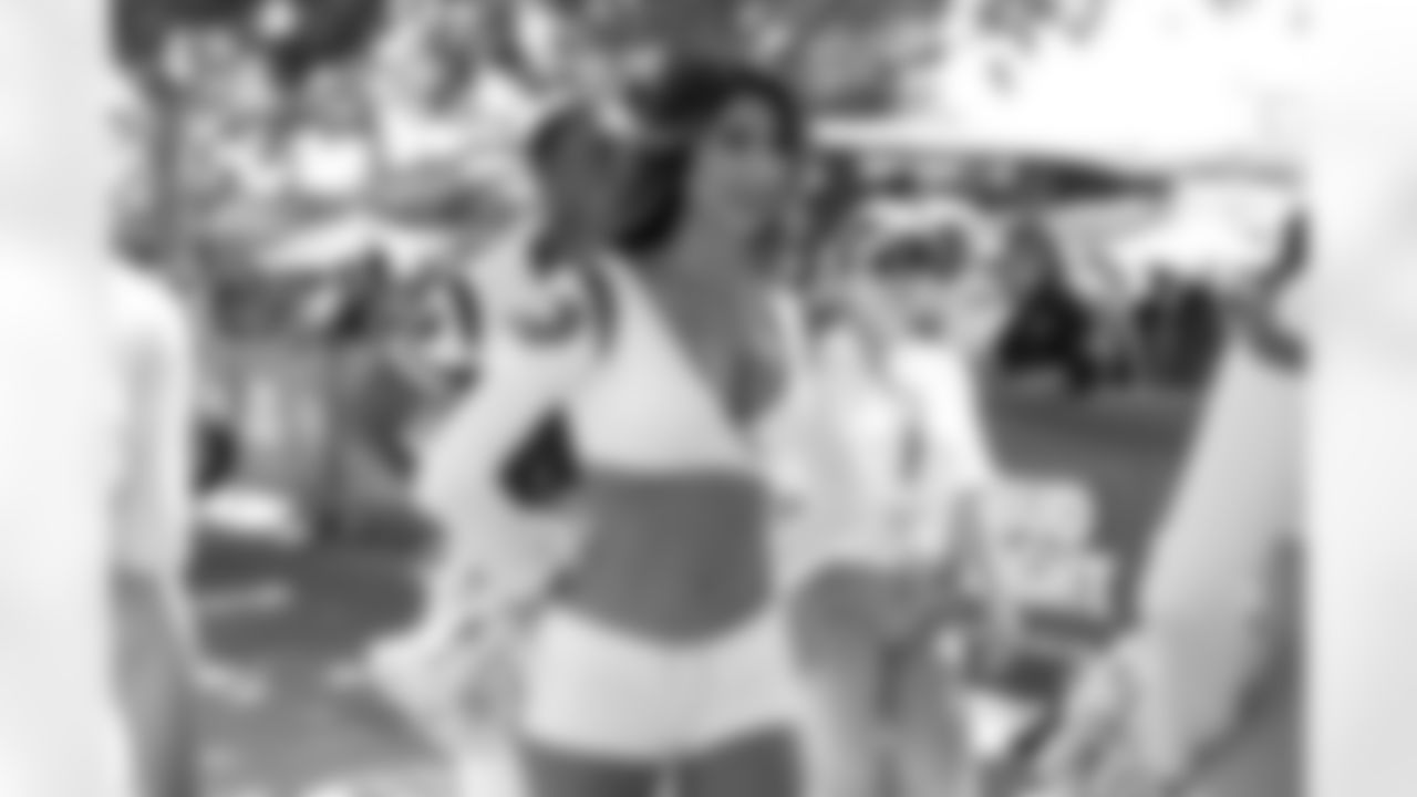 SOCIAL_180923_Chargers_Rams_HU_030
