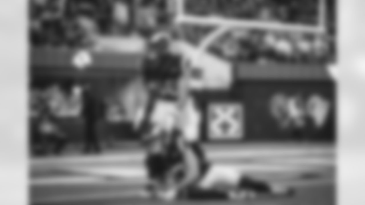 The Los Angeles Rams take on the Jacksonville Jaguars during Week 13 of the 2021 regular season.