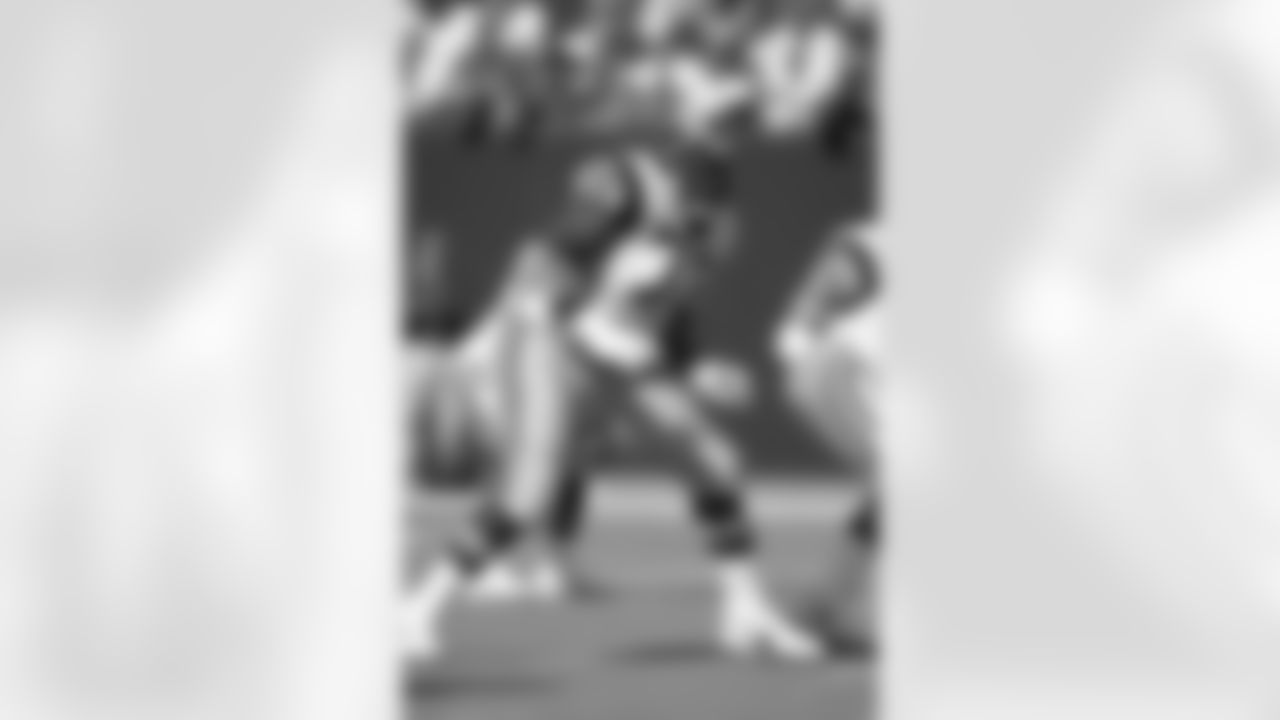 Los Angeles Rams offensive lineman Jackie Slater (78) during an NFL football game against the New York Giants at Giants Stadium on September 19, 1993 in East Rutherford New Jersey. The Giants won 20-10. (AP Photo/David Stluka)