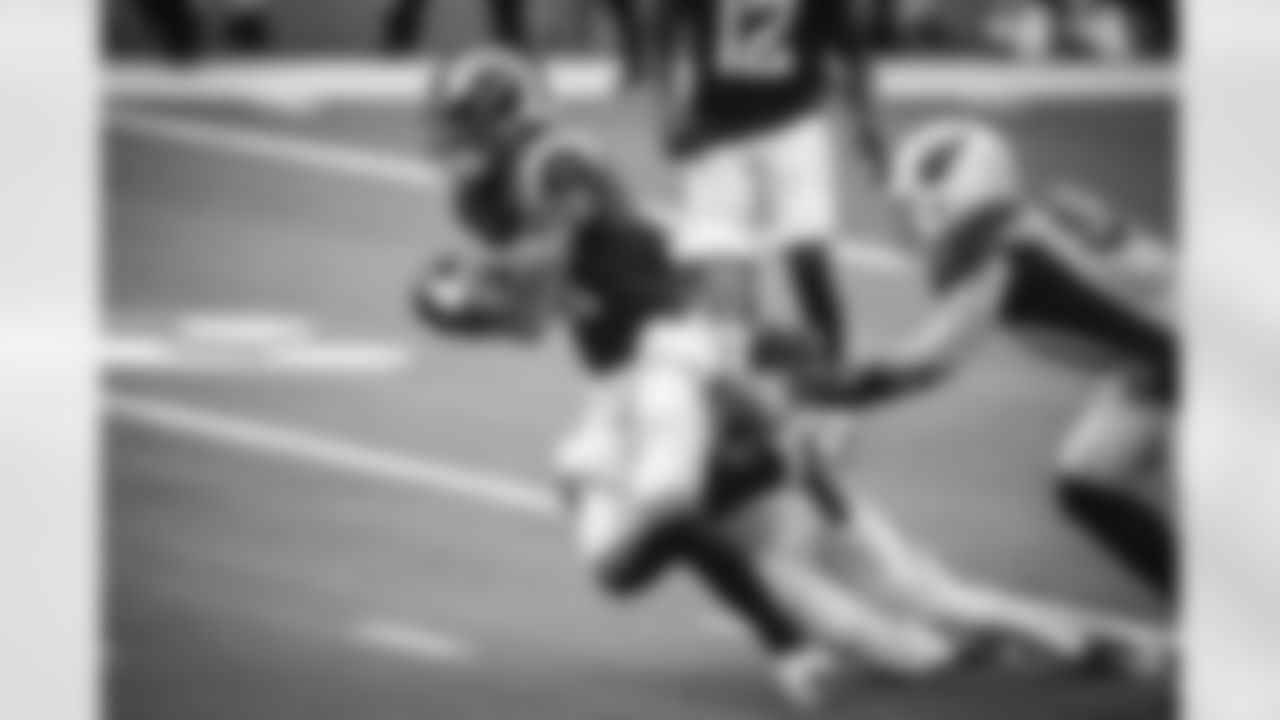Josh Reynolds of the Los Angeles Rams makes a catch and runs against the Arizona Cardinals during the Rams 18-7 victory in a Week 17 game, Sunday, January 3, 2021, in Inglewood, Calif. (Jeff Lewis/LA Rams)