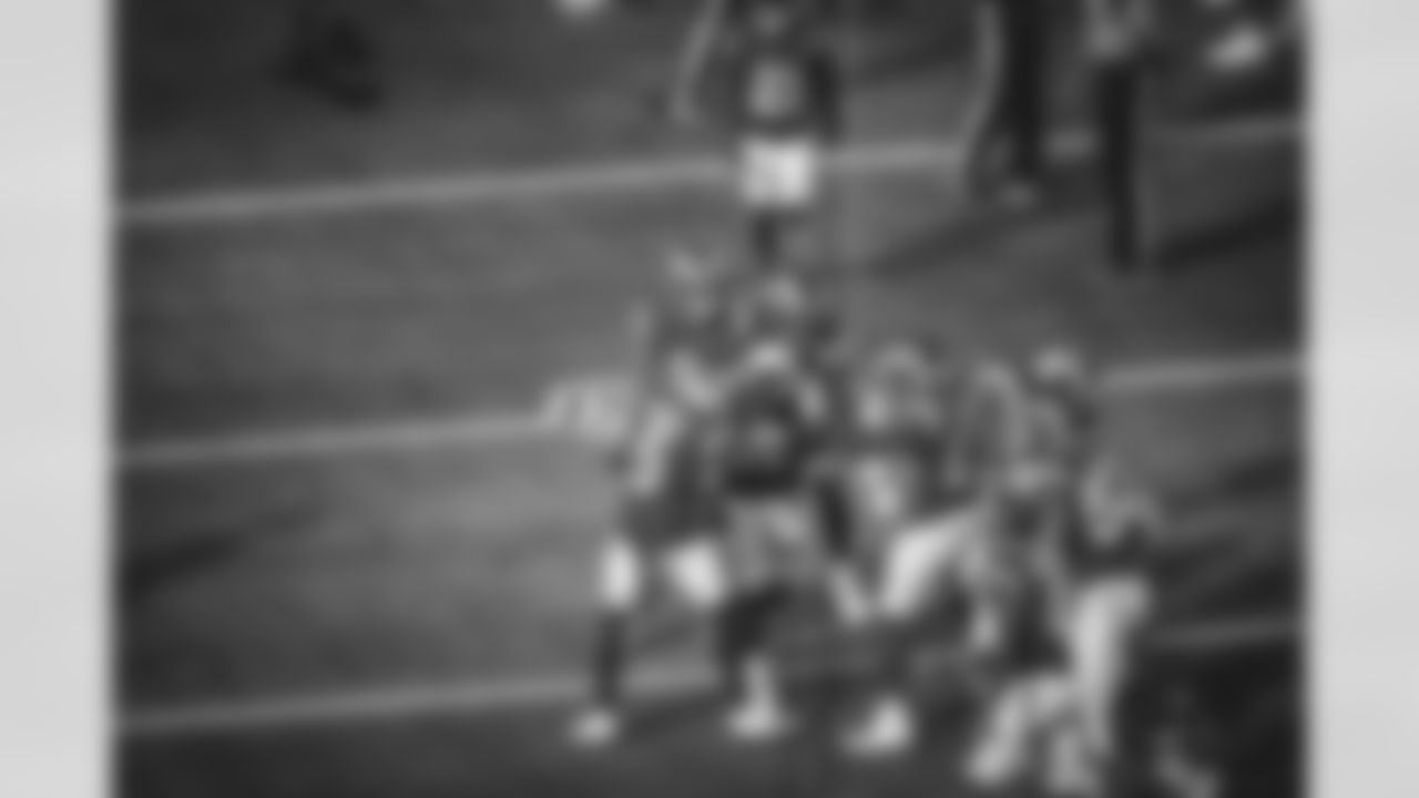 The Los Angeles Rams take on the Jacksonville Jaguars during Week 13 of the 2021 regular season.