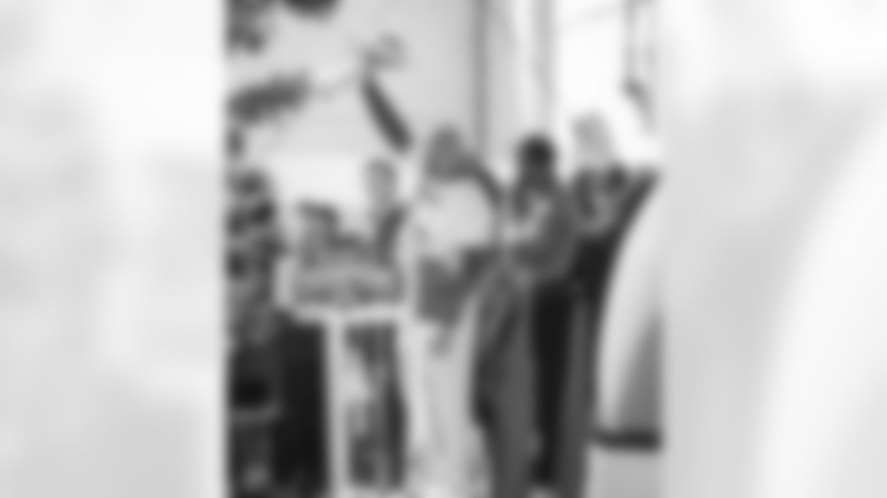 E_210216_Parade_171
