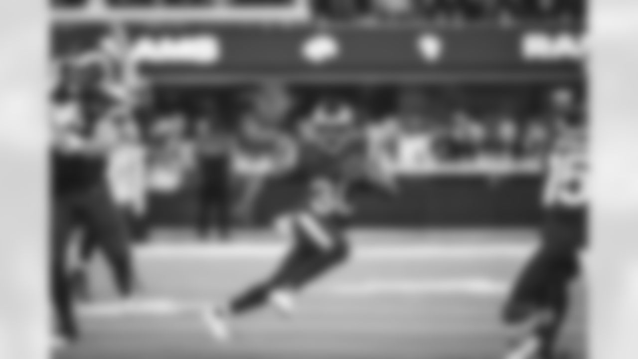 30 - RB Raymond Calais