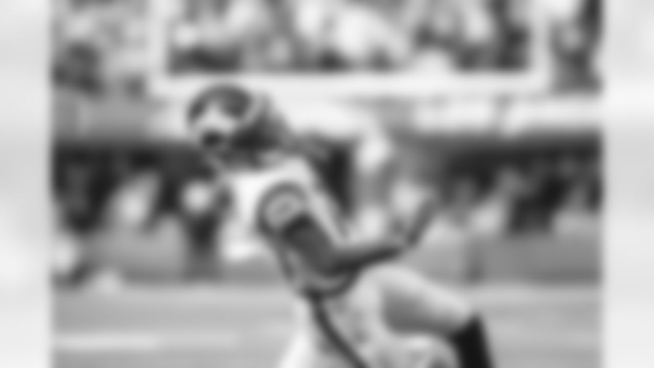 The Los Angeles Rams take on the Los Angeles Chargers during Week 17 of the 2022 NFL regular season