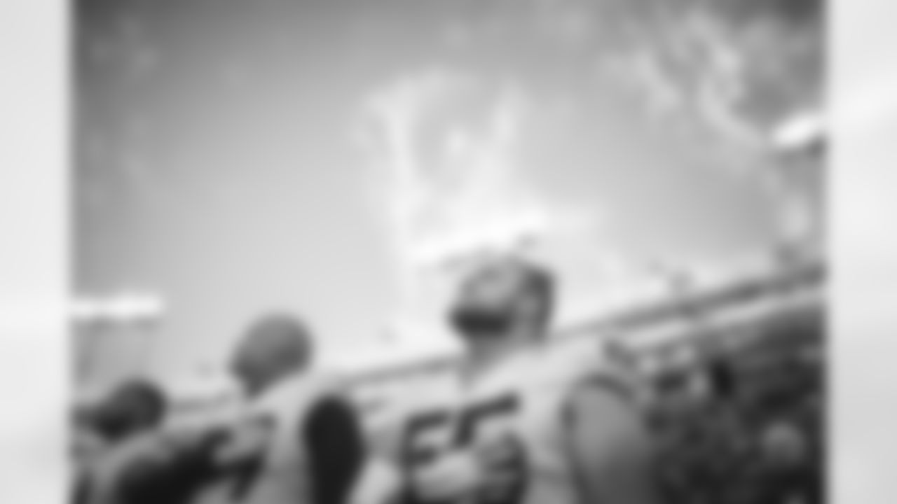 The Los Angeles Rams take on the Green Bay Packers during Week 12 of the 2021 regular season.
