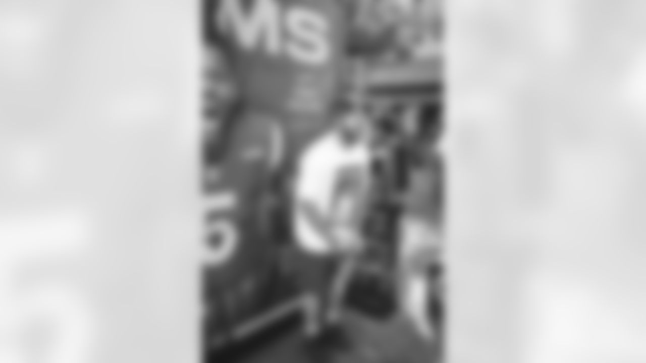 E_220121_PlayoffNewsStandPopUp_8153