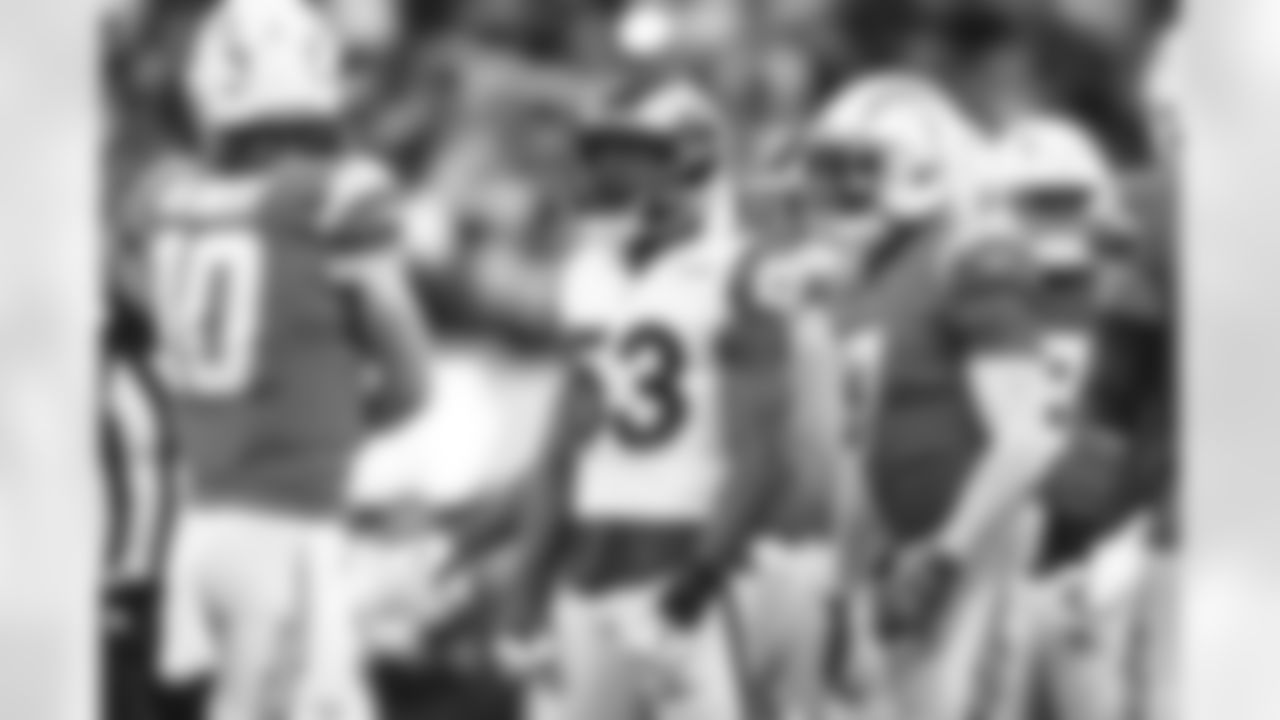 The Los Angeles Rams take on the Los Angeles Chargers during Week 17 of the 2022 NFL regular season