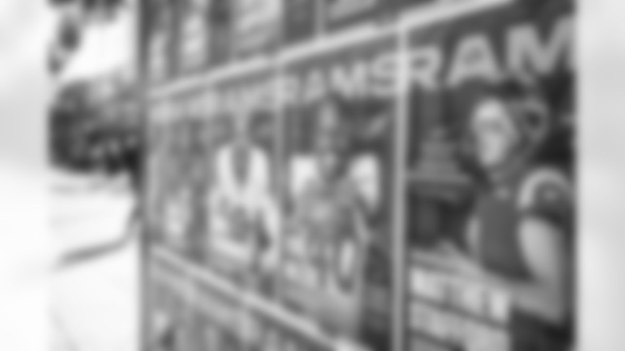 E_220121_PlayoffNewsStandPopUp_7914