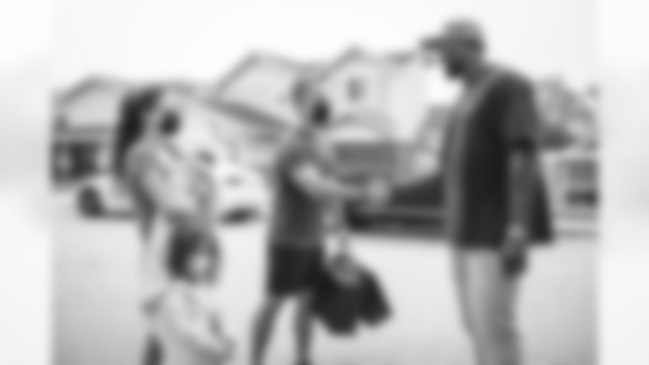 E_211130_Sleep_Number_Delivery_1517