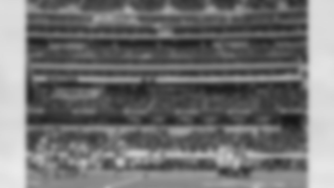 The Los Angeles Rams take on the Los Angeles Chargers during Week 17 of the 2022 NFL regular season