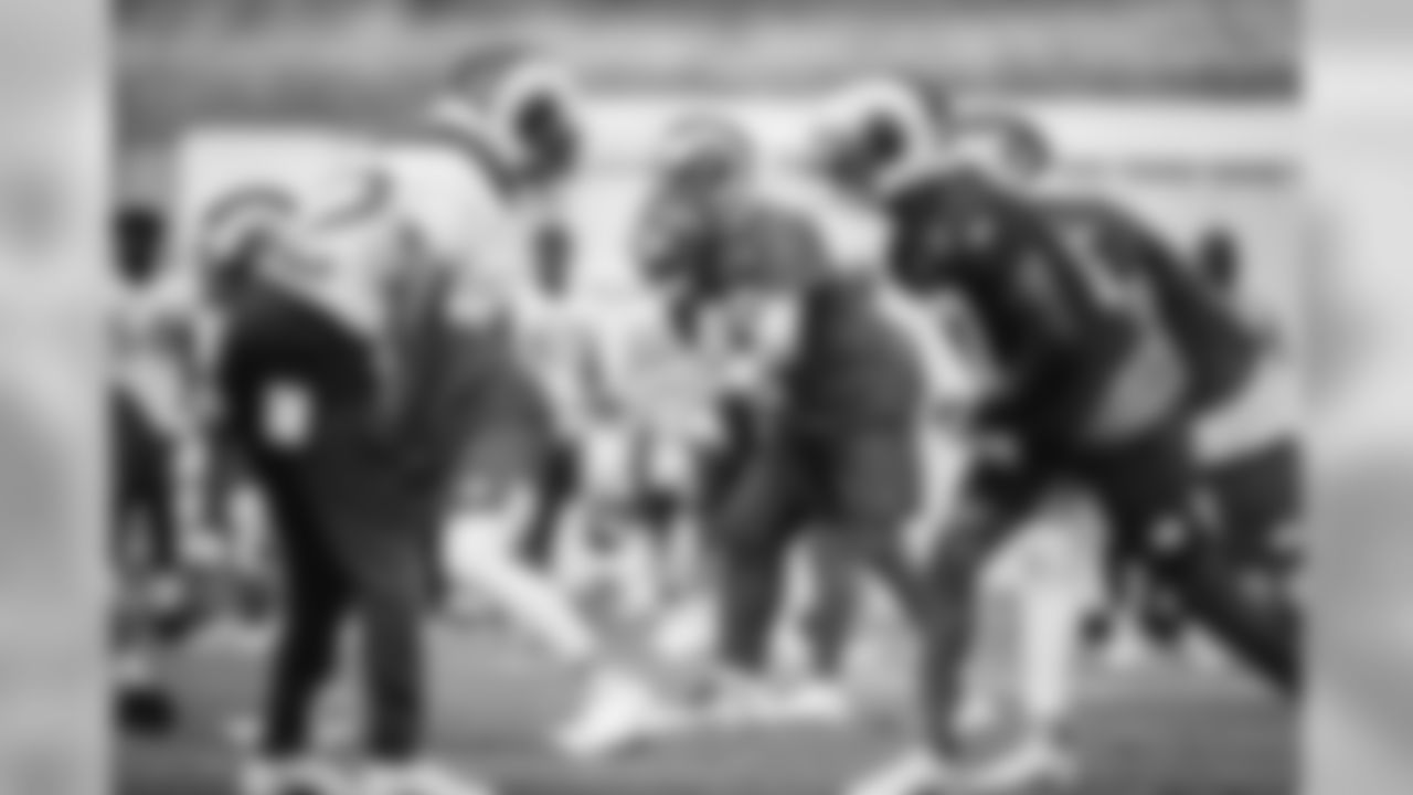 E_SNY_9903