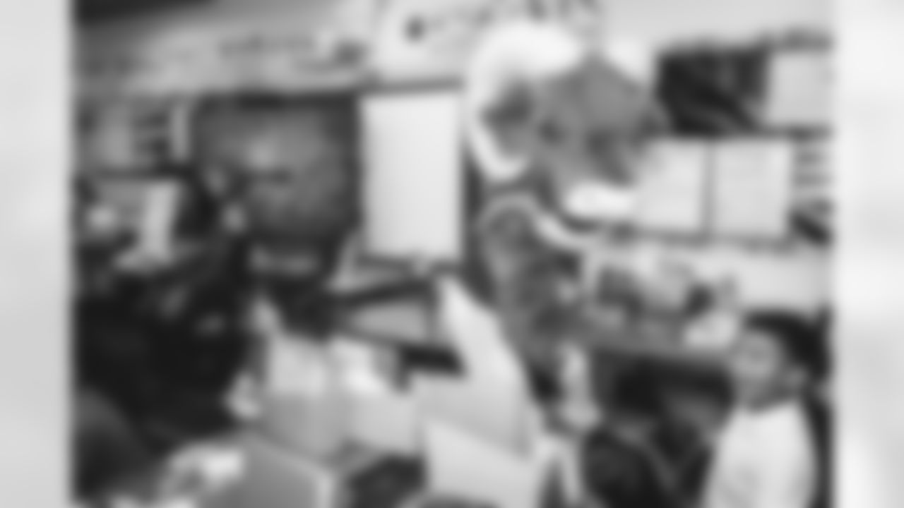 E_030223_RamsReadAcrossAmerica_LaTIjera_HY_0010