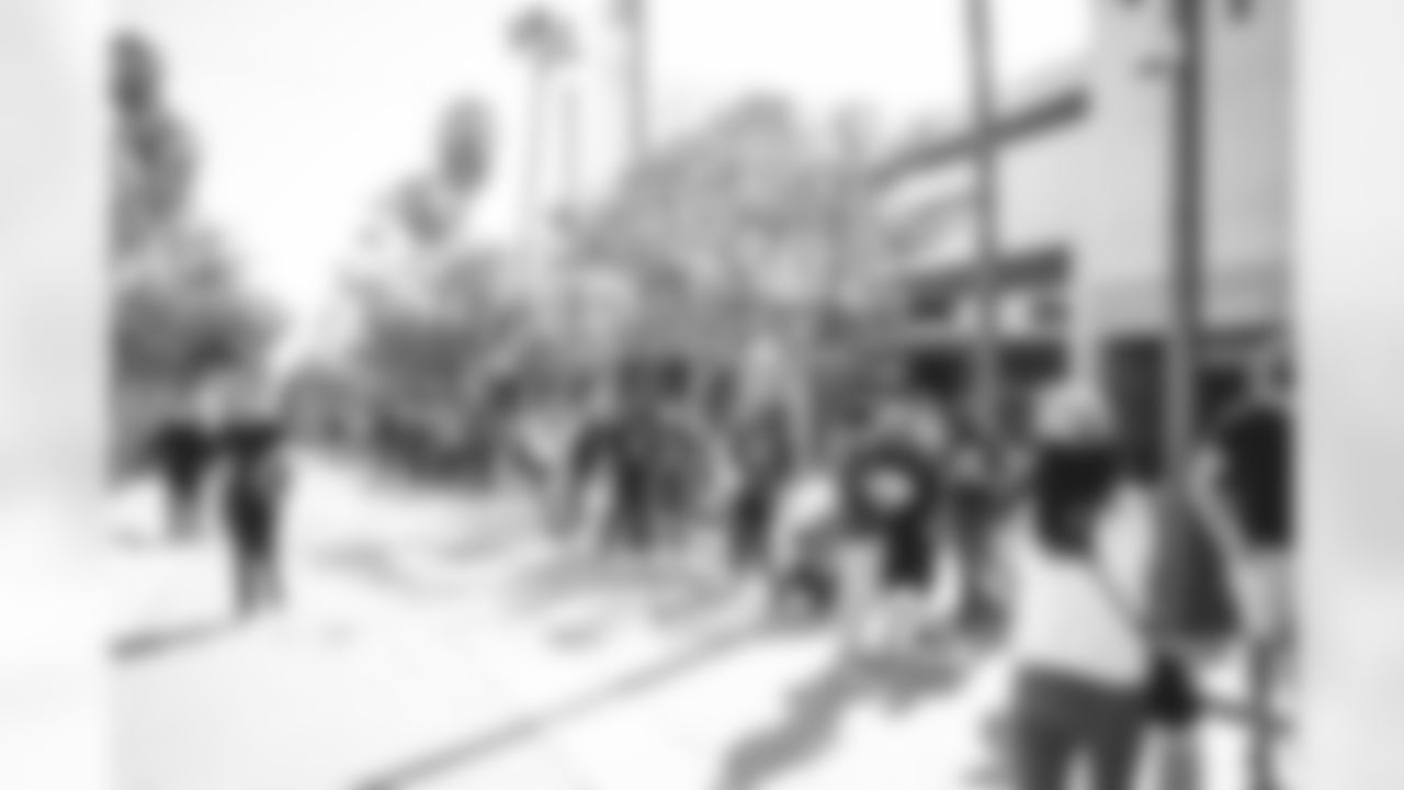 E_220121_PlayoffNewsStandPopUp_7942