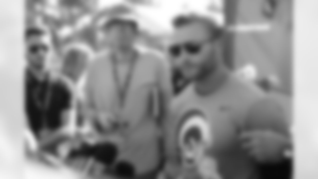 JL8_3876
