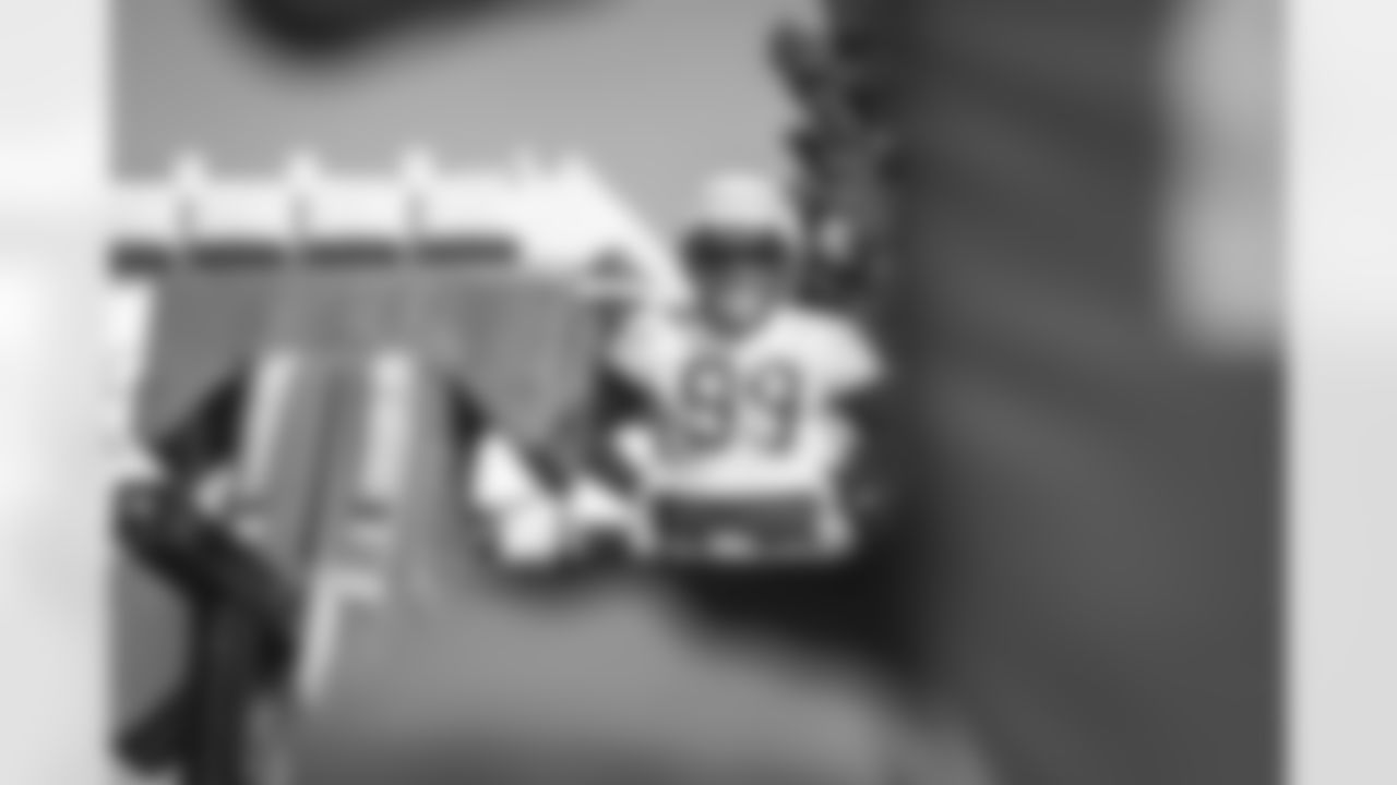 E_TOW21412