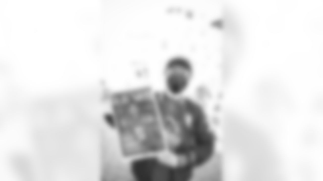 E_220121_PlayoffNewsStandPopUp_8292