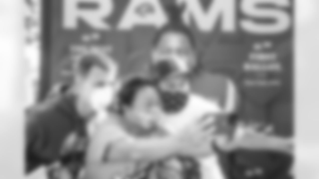E_220121_PlayoffNewsStandPopUp_8576
