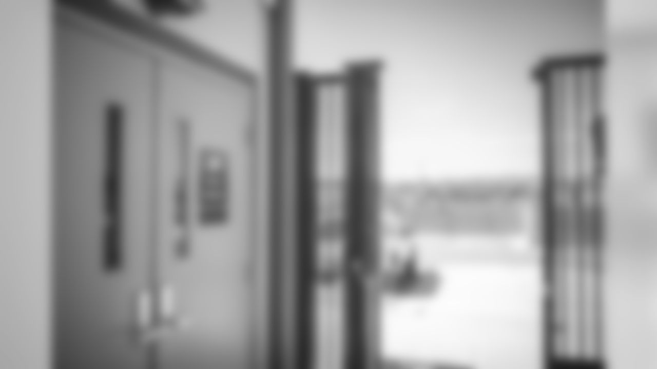 E_SNY_0044